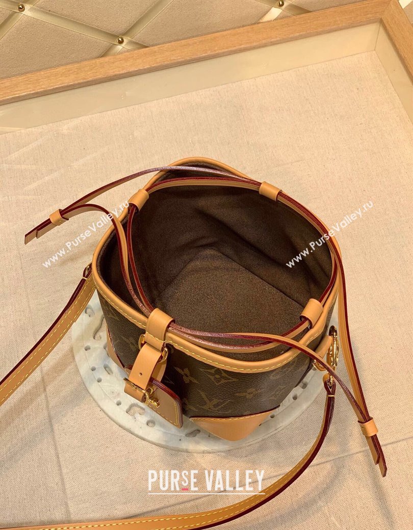 Louis Vuitton Mini Bucket Bag in Classic Monogram Canvas 2025 M57099 (KI-250211036)
