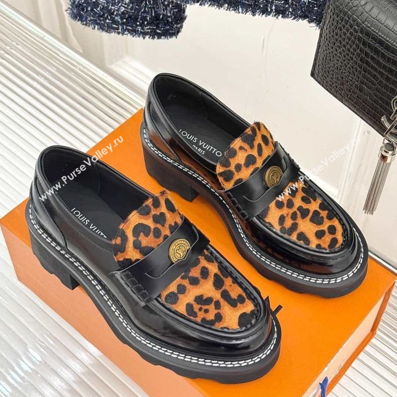 Louis Vuitton LV Beaubourg Platform Loafers 4cm with Coin Charm in Leopard print/Black Leather 2025 (MD-250222028)