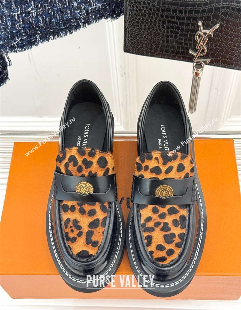 Louis Vuitton LV Beaubourg Platform Loafers 4cm with Coin Charm in Leopard print/Black Leather 2025 (MD-250222028)