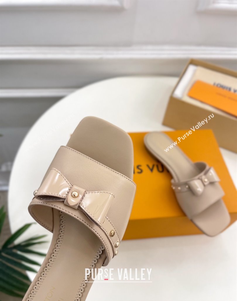 Louis Vuitton 6AM Flat Slides Sandal in Calfskin Leather with Bow Beige 2025 (MD-250421095)