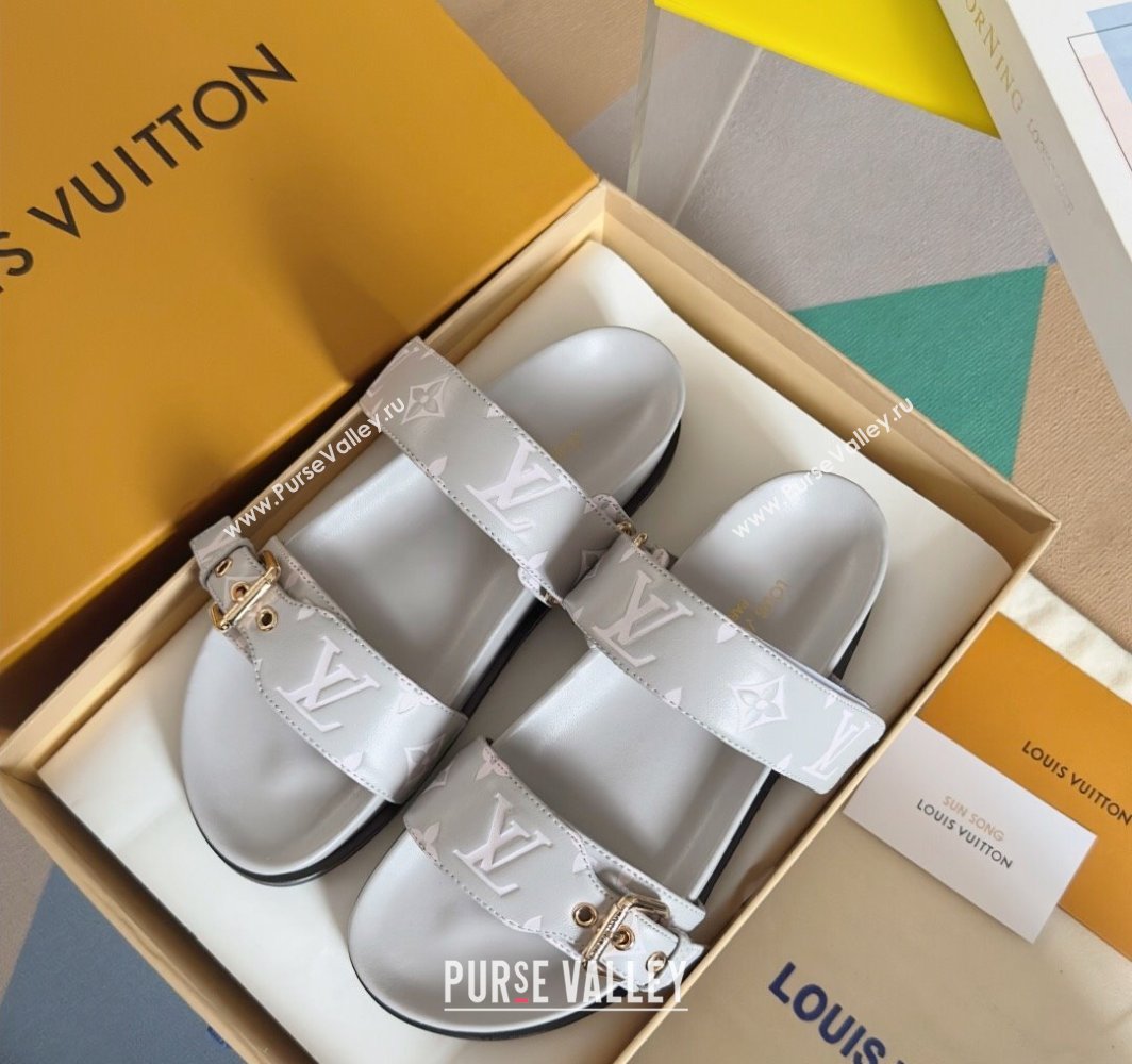 Louis Vuitton Bom Dia Flat Comfort Slides Sandal in Leather with Buckle Light Grey 2025 1ABVNC (MD-250422055)