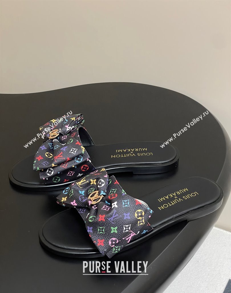 Louis Vuitton LV x TM Lily Flat Slides Sandal with Bow in Monogram Canvas Black/Multicolor 2025 1AGVYB (MD-250422037)