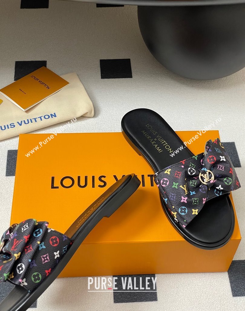 Louis Vuitton LV x TM Lily Flat Slides Sandal with Bow in Monogram Canvas Black/Multicolor 2025 1AGVYB (MD-250422037)