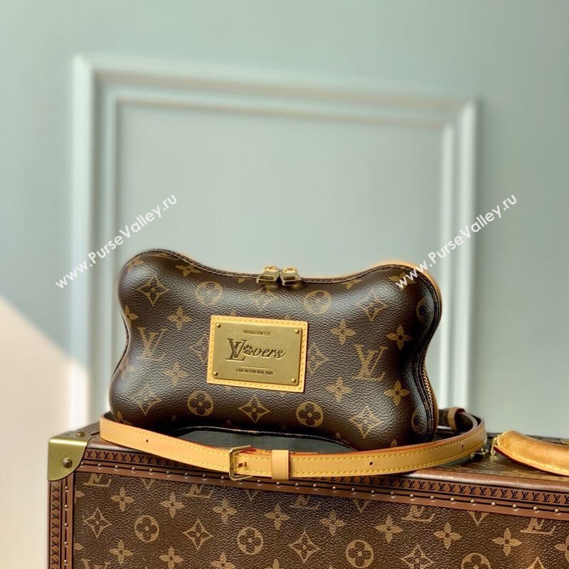 Louis Vuitton Mens Bone Wearable Wallet Mini Bag in Monogram Canvas M12615 2025 (KI-250524018)
