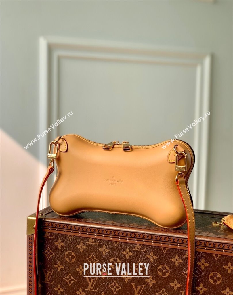 Louis Vuitton Mens Bone Wearable Wallet Mini Bag in Monogram Canvas M12615 2025 (KI-250524018)
