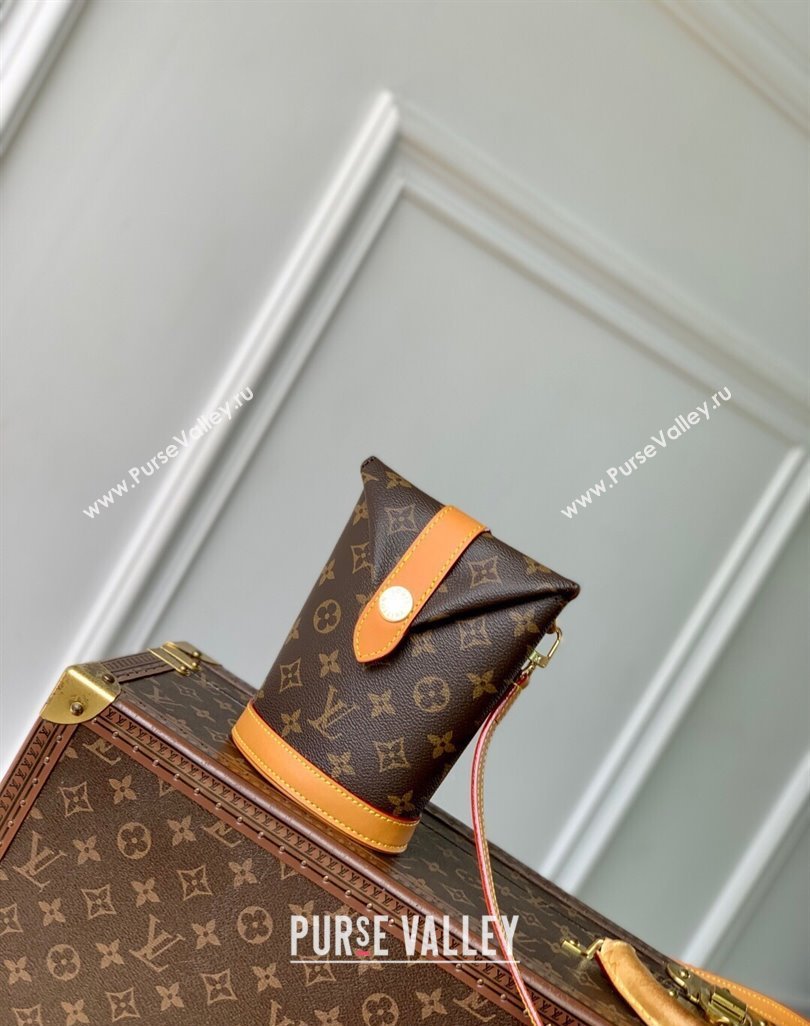 Louis Vuitton Mens Envelope Pouch Mini Bag in Monogram Canvas M14056 2025 (KI-250524021)