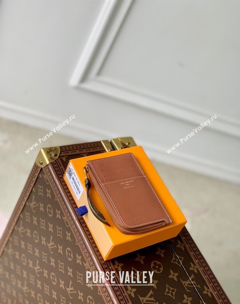Louis Vuitton Low Key Zipped Card Holder Wallet in Calfskin leather M14551 Cognac Brown 2025 (KI-250524029)