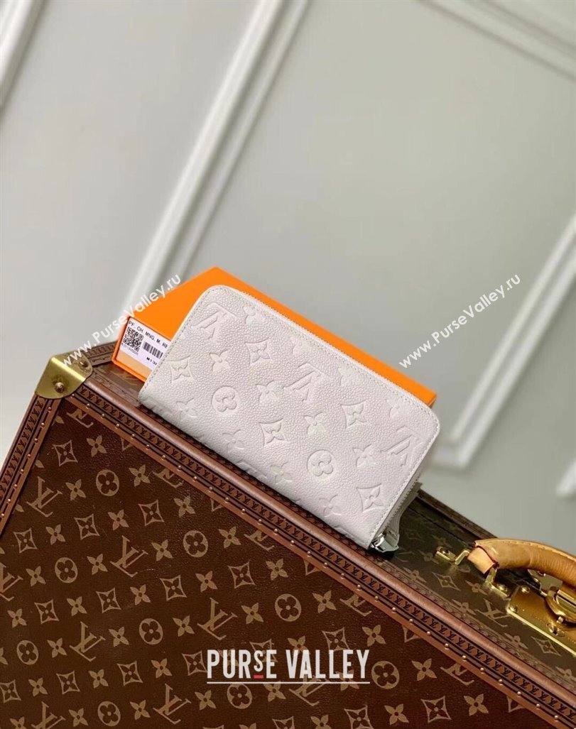 Louis Vuitton Zippy Wallet in Brume Grey Monogram Leather M13825 2025 (KI-250524040)
