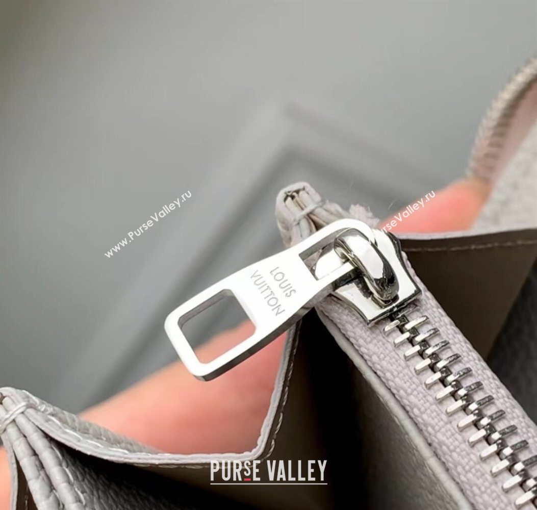 Louis Vuitton Zippy Wallet in Brume Grey Monogram Leather M13825 2025 (KI-250524040)