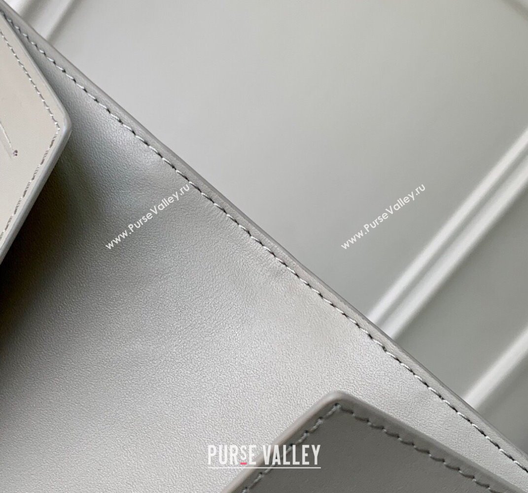 Louis Vuitton Passport Cover in Sand Grey Monogram Shadow Leather M14798 2025 (KI-250523068)