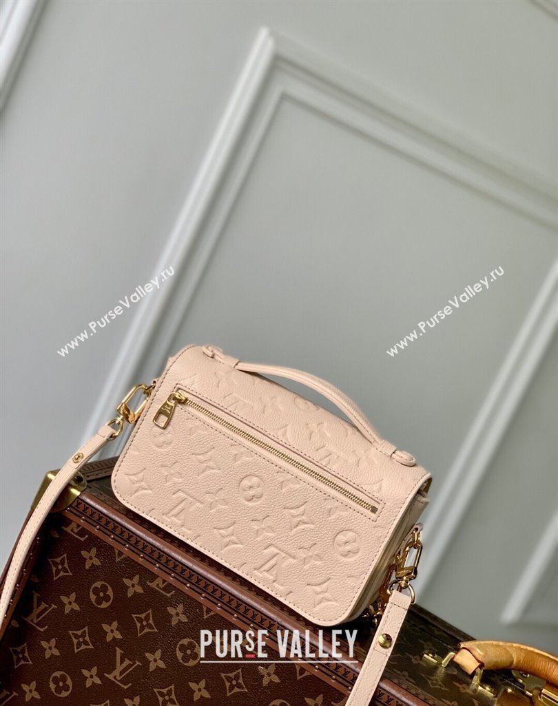 Louis Vuitton Pochette Metis East West Bag in Monogram Grained Leather Sand Beige 2025 M14322 (KI-250524051)