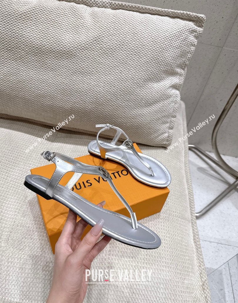 Louis Vuitton Sunkiss Flat Thong Sandals in Silver Leather 2025 1AHKU7 (MD-250609037)