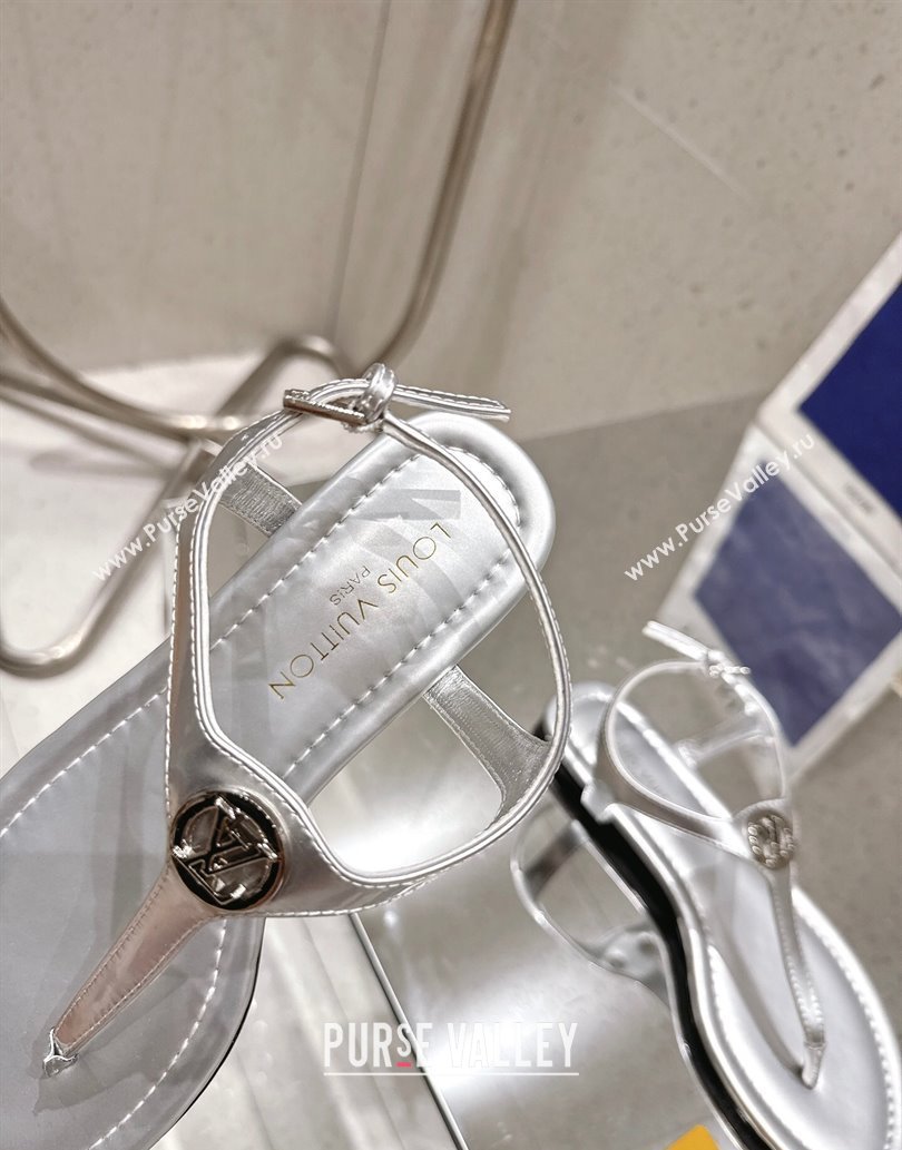 Louis Vuitton Sunkiss Flat Thong Sandals in Silver Leather 2025 1AHKU7 (MD-250609037)