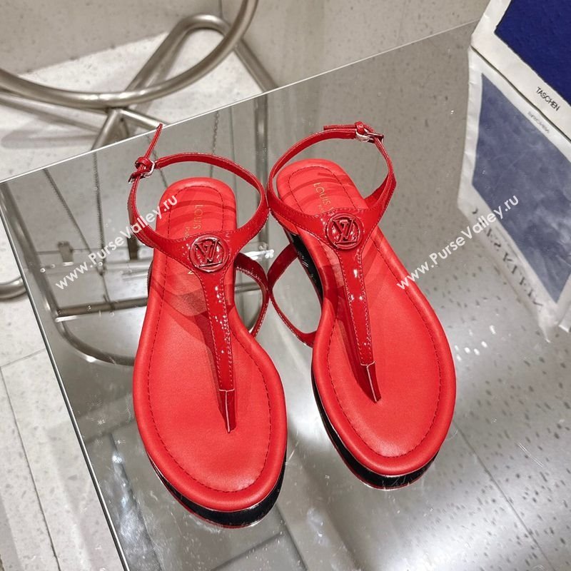 Louis Vuitton Sunkiss Flat Thong Sandals Patent Leather Red 2025 1AHKU7 (MD-250609038)