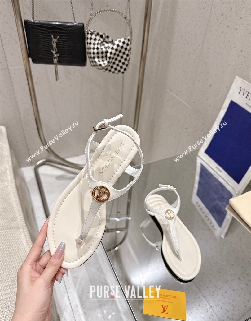 Louis Vuitton Sunkiss Flat Thong Sandals Patent Leather White 2025 1AHKU7 (MD-250609040)