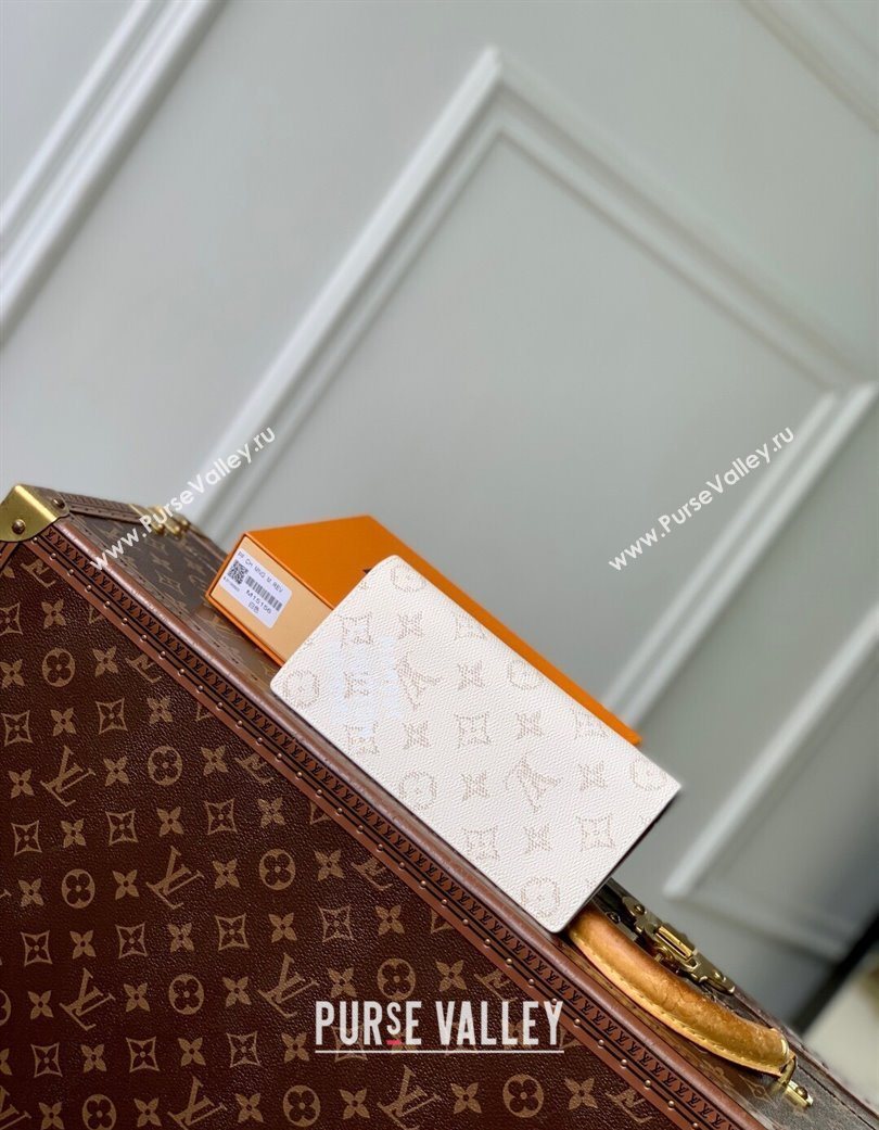 Louis Vuitton Brazza Wallet in Monogram Heritage Canvas M12656 Off-White 2025 (KI-250701098)