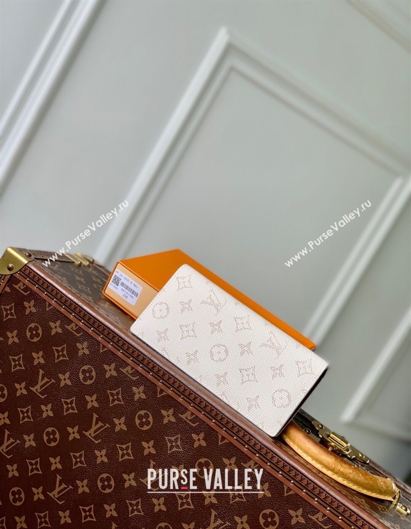 Louis Vuitton Brazza Wallet in Monogram Heritage Canvas M12656 Off-White 2025 (KI-250701098)