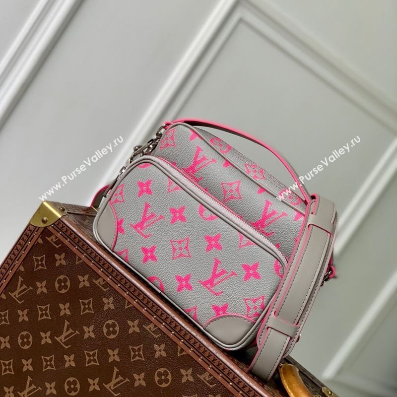 Louis Vuitton Mens Nil Bag in Monogram Glow Canvas Grey/Pink 2025 M15024 (KI-250702029)