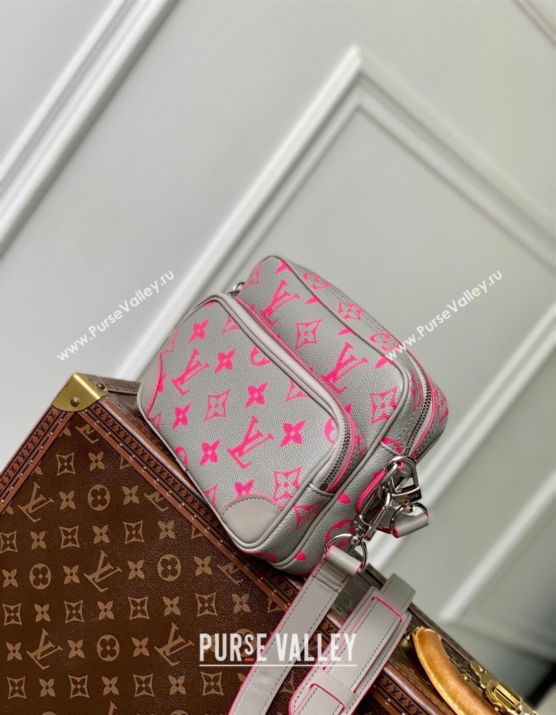 Louis Vuitton Mens Nil Bag in Monogram Glow Canvas Grey/Pink 2025 M15024 (KI-250702029)