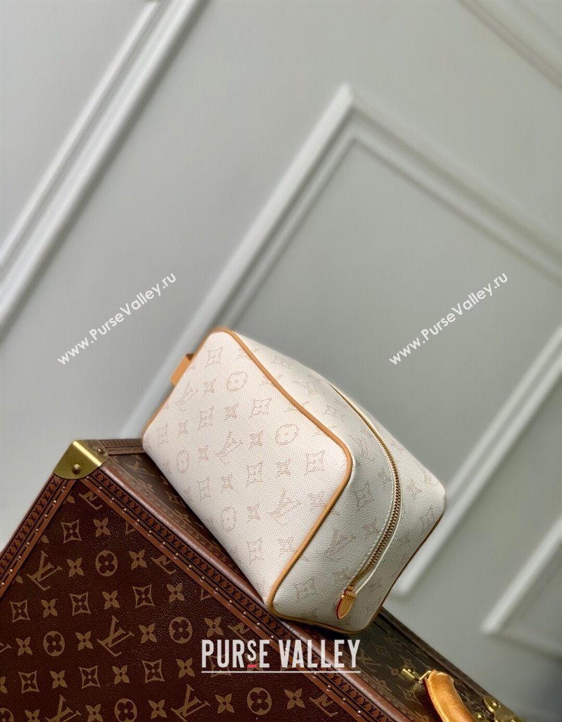 Louis Vuitton Mens Locker Dopp Kit Cluch in Monogram Heritage Canvas M14839 Off-White 2025 (KI-250701107)