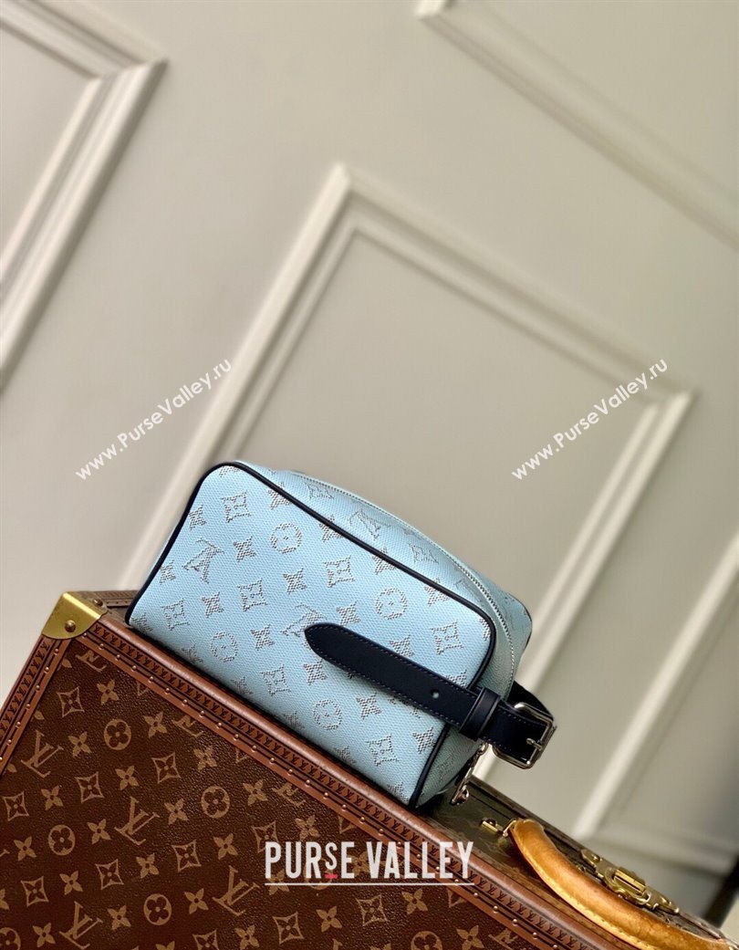 Louis Vuitton Mens Locker Dopp Kit Cluch in Monogram Heritage Canvas M14839 Blue 2025 (KI-250701108)
