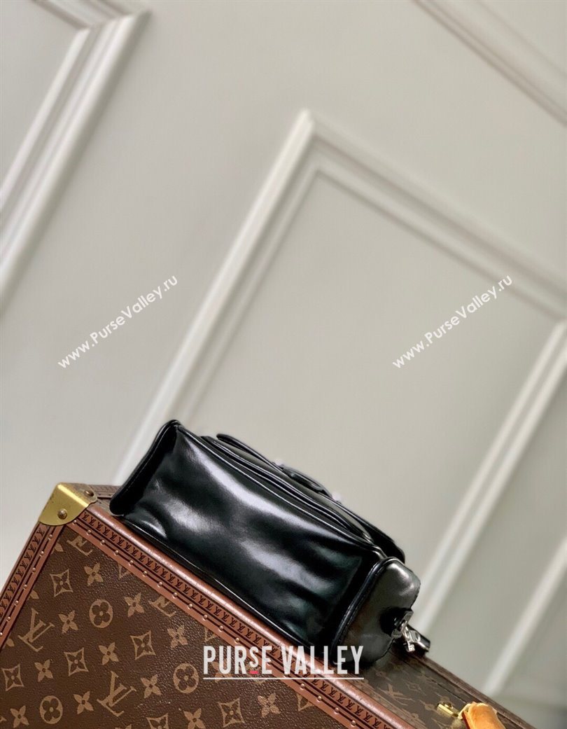 Louis Vuitton Mens Cargo Wearable Wallet Mini Bag Black Calf leather 2025 M13989 (KI-250702022)