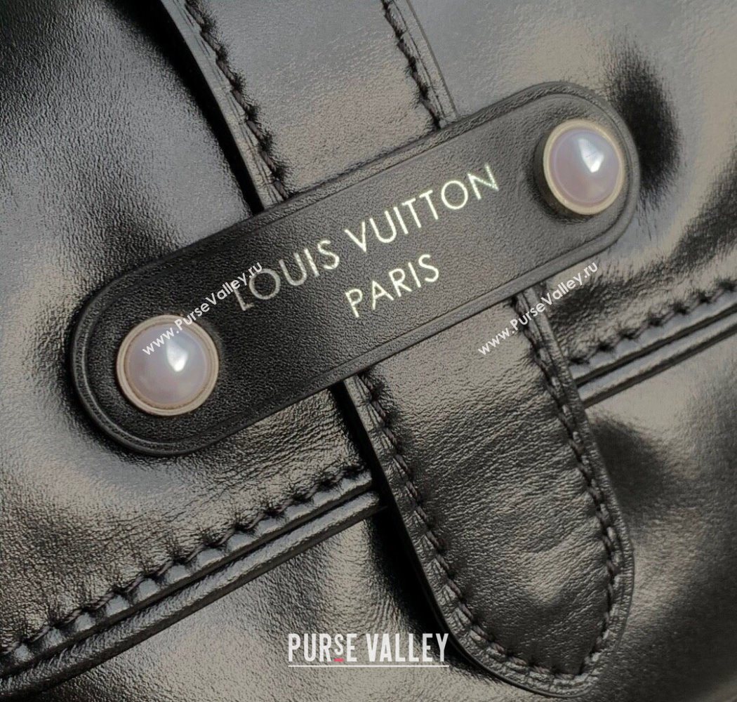 Louis Vuitton Mens Cargo Wearable Wallet Mini Bag Black Calf leather 2025 M13989 (KI-250702022)