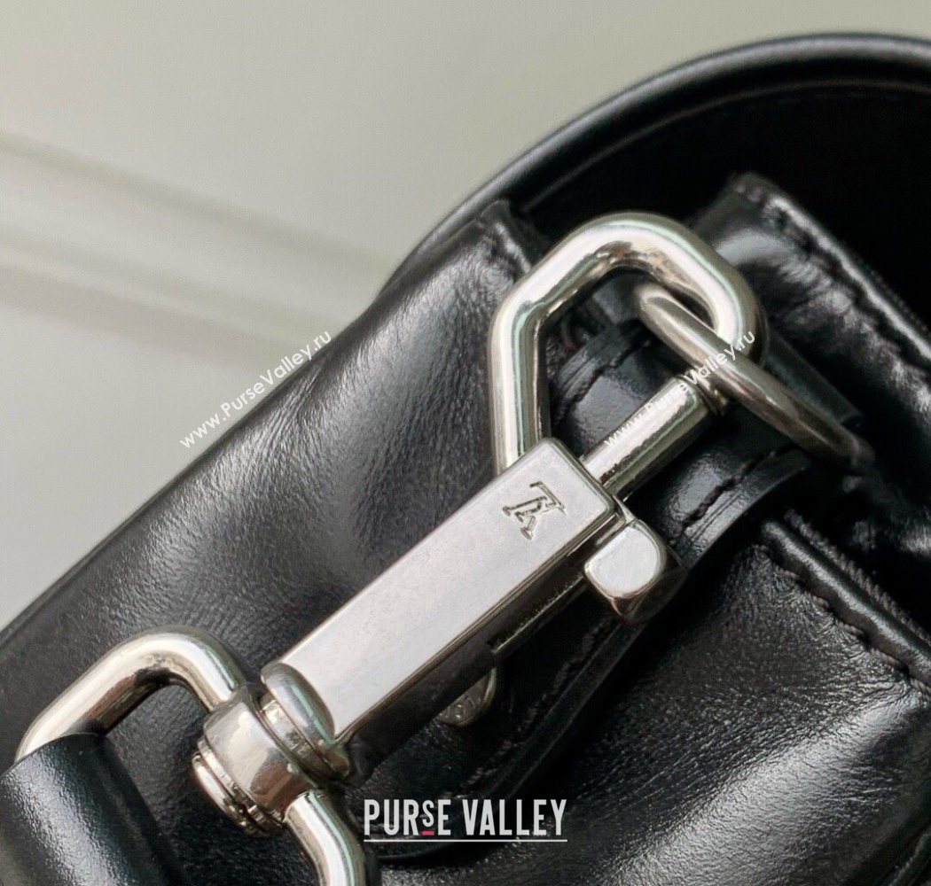 Louis Vuitton Mens Cargo Wearable Wallet Mini Bag Black Calf leather 2025 M13989 (KI-250702022)