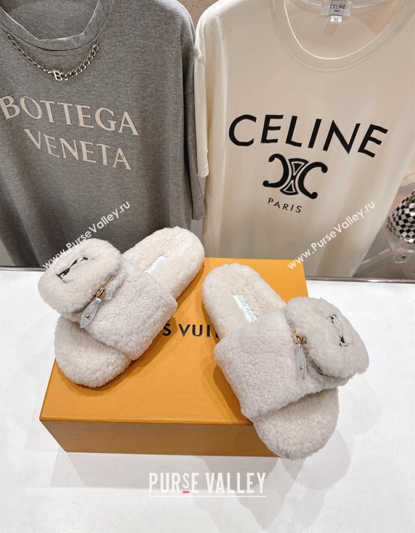 Louis Vuitton Shearling Flat Slides Sandal with Zip Pouch White 2025 LV082905 (MD-250829105)