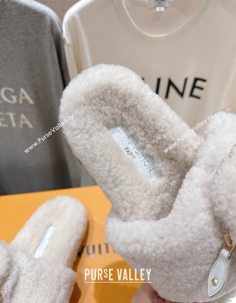 Louis Vuitton Shearling Flat Slides Sandal with Zip Pouch White 2025 LV082905 (MD-250829105)