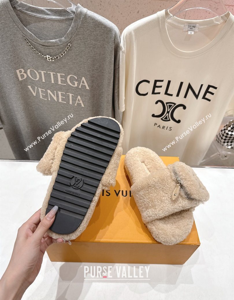 Louis Vuitton Shearling Flat Slides Sandal with Zip Pouch Beige 2025 LV082905 (MD-250829107)