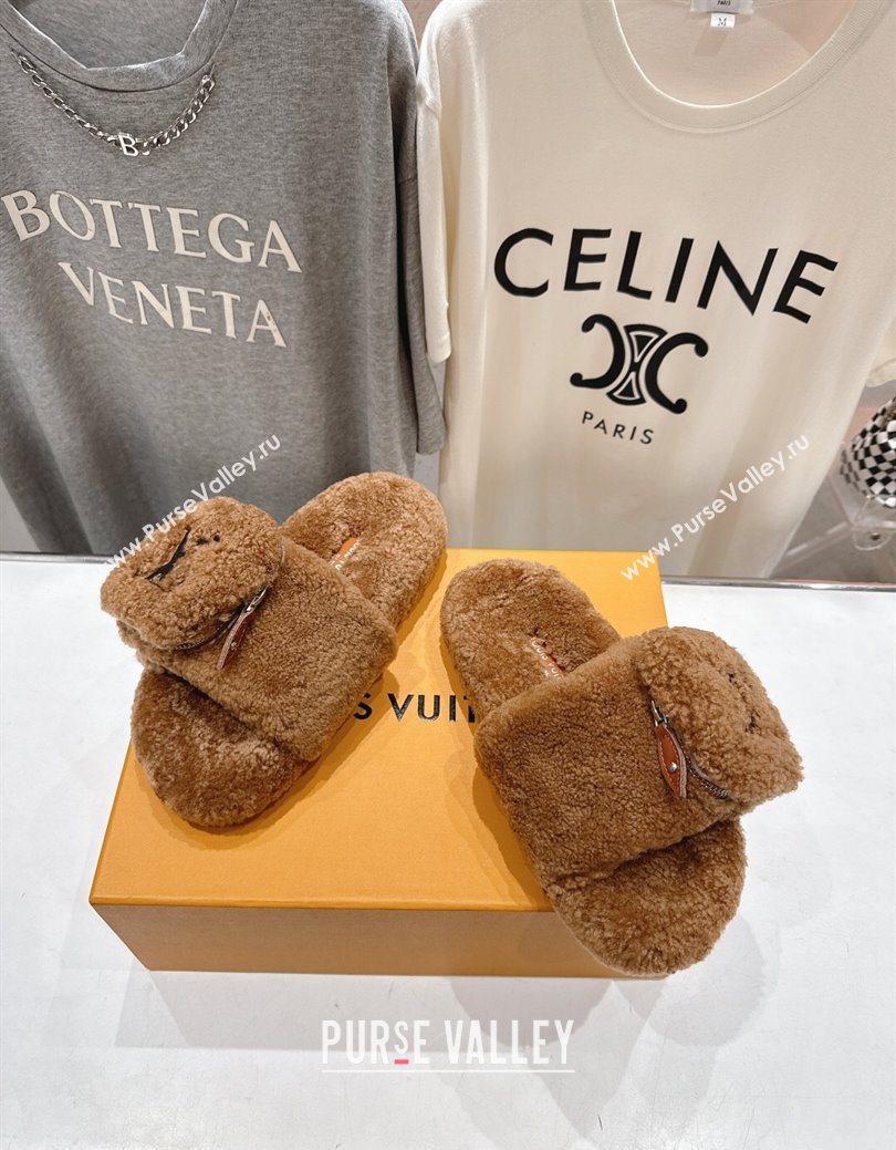 Louis Vuitton Shearling Flat Slides Sandal with Zip Pouch Brown 2025 LV082905 (MD-250829109)