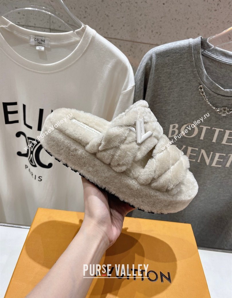 Louis Vuitton LV Bliss Comfort Shearling Platform Slides Sandal Grey 2025 LV082906 (MD-250829114)