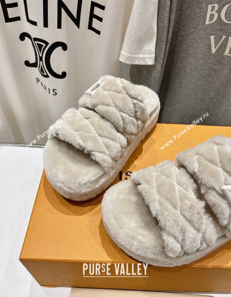 Louis Vuitton LV Bliss Comfort Shearling Platform Slides Sandal Grey 2025 LV082906 (MD-250829114)