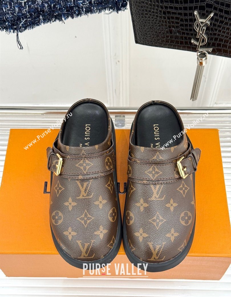 Louis Vuitton LV To-Go Flat Comfort Clog Mules in Monogram Canvas with Buckle Brown 2025 1AHLVU (MD-250829083)