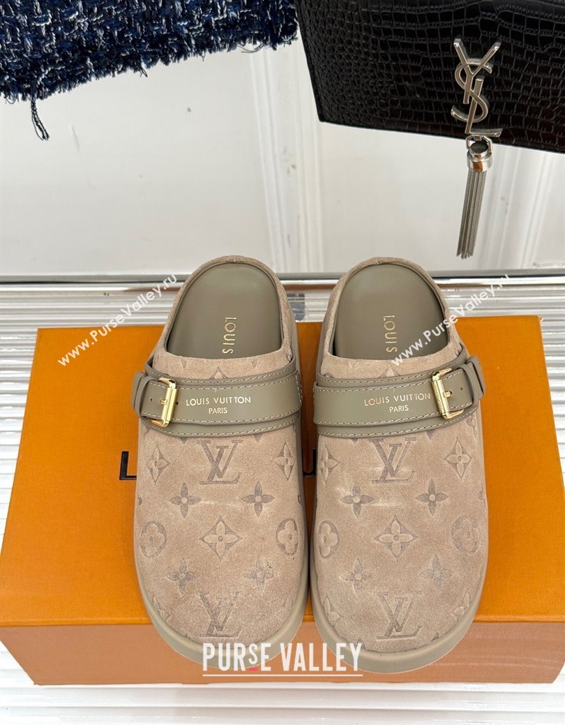 Louis Vuitton LV To-Go Flat Comfort Clog Mules in Suede with Buckle Beige2 2025 1AHLVU (MD-250829085)