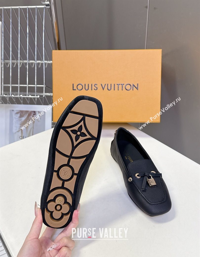 Louis Vuitton Flore Car Shoe Loafers in Grained Leather 1AICKY Black 2025 (MD-250829081)