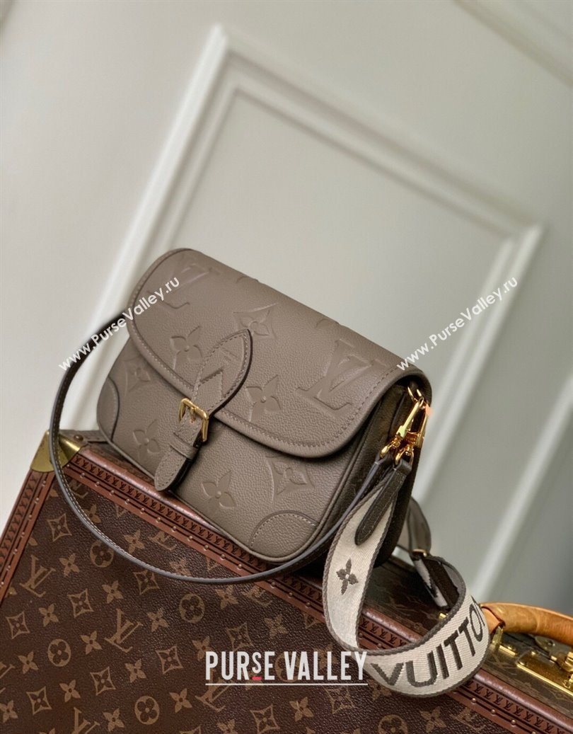 Louis Vuitton Diane Bag in Grained Cowhide Leather M15049 Smoke Grey 2025 (KI-251008067)