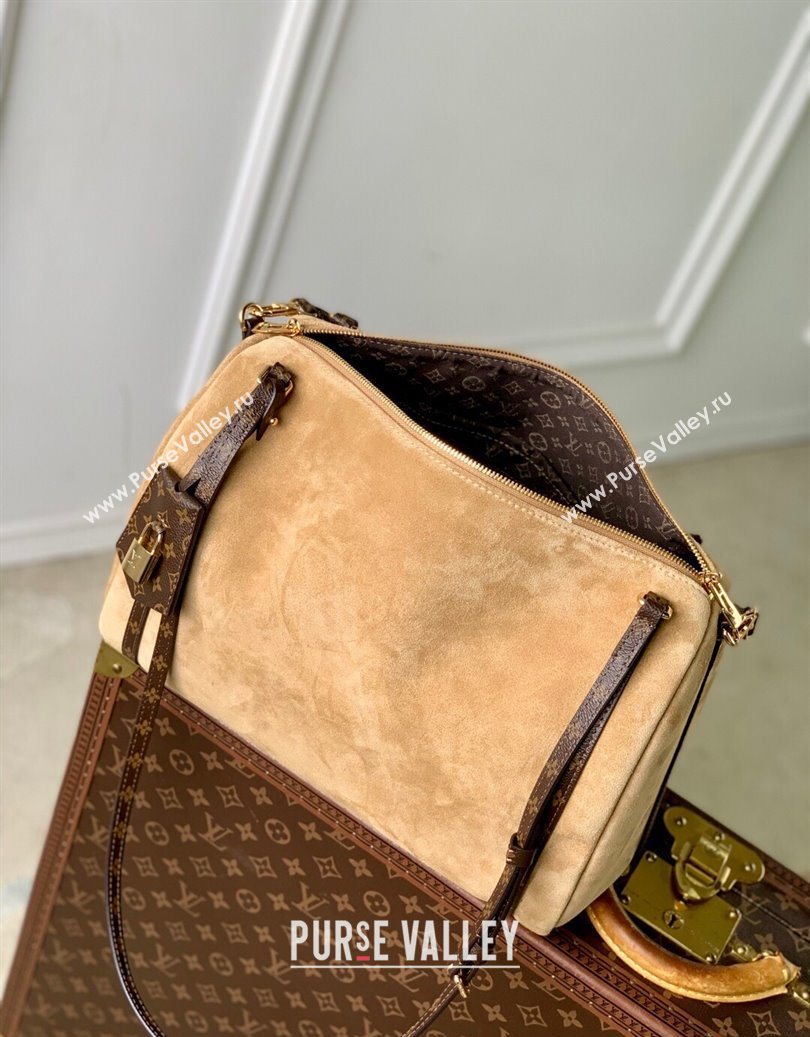 Louis Vuitton Express MM bag in Suede M26358 Hazelnut Brown 2025 (KI-251008078)