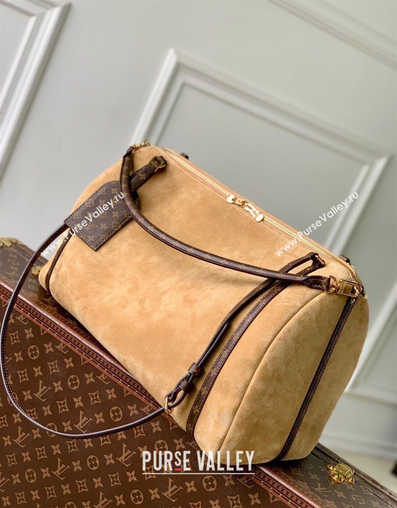 Louis Vuitton Express Travel bag in Suede Hazelnut Brown 2025 M26451 (KI-251008081)