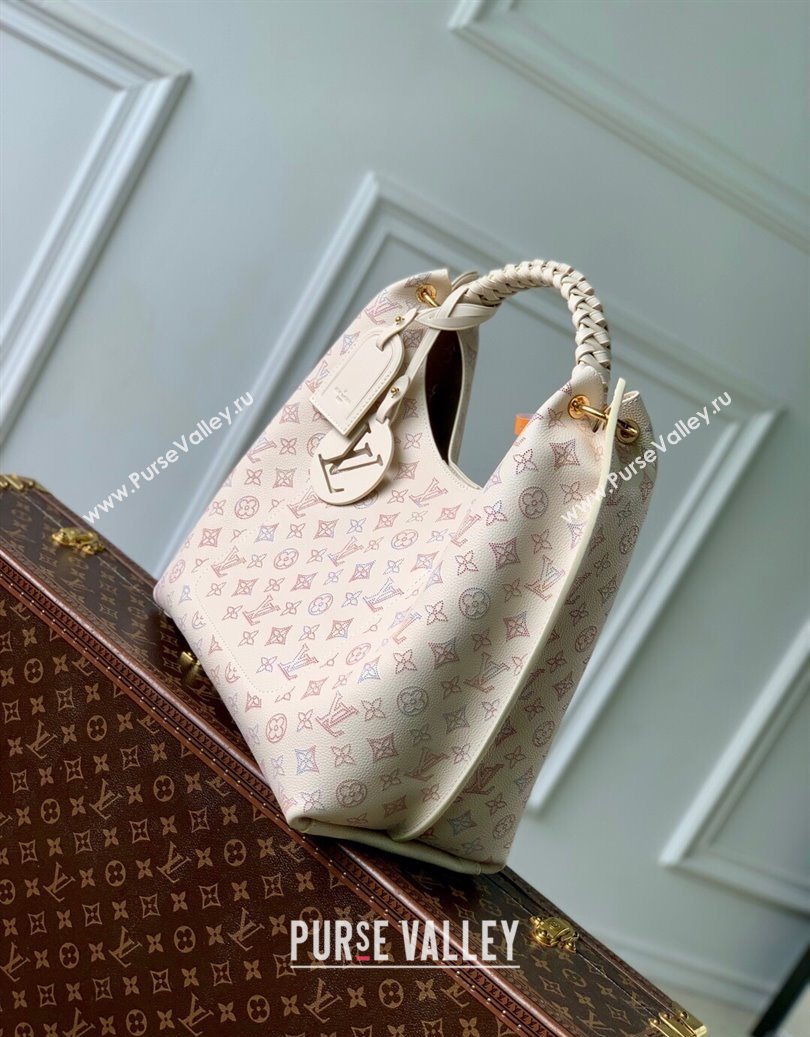 Louis Vuitton Carmel Hobo Bag in Mahina Perforated Calfskin M25894 Dream Cream 2025 (KI-251008084)
