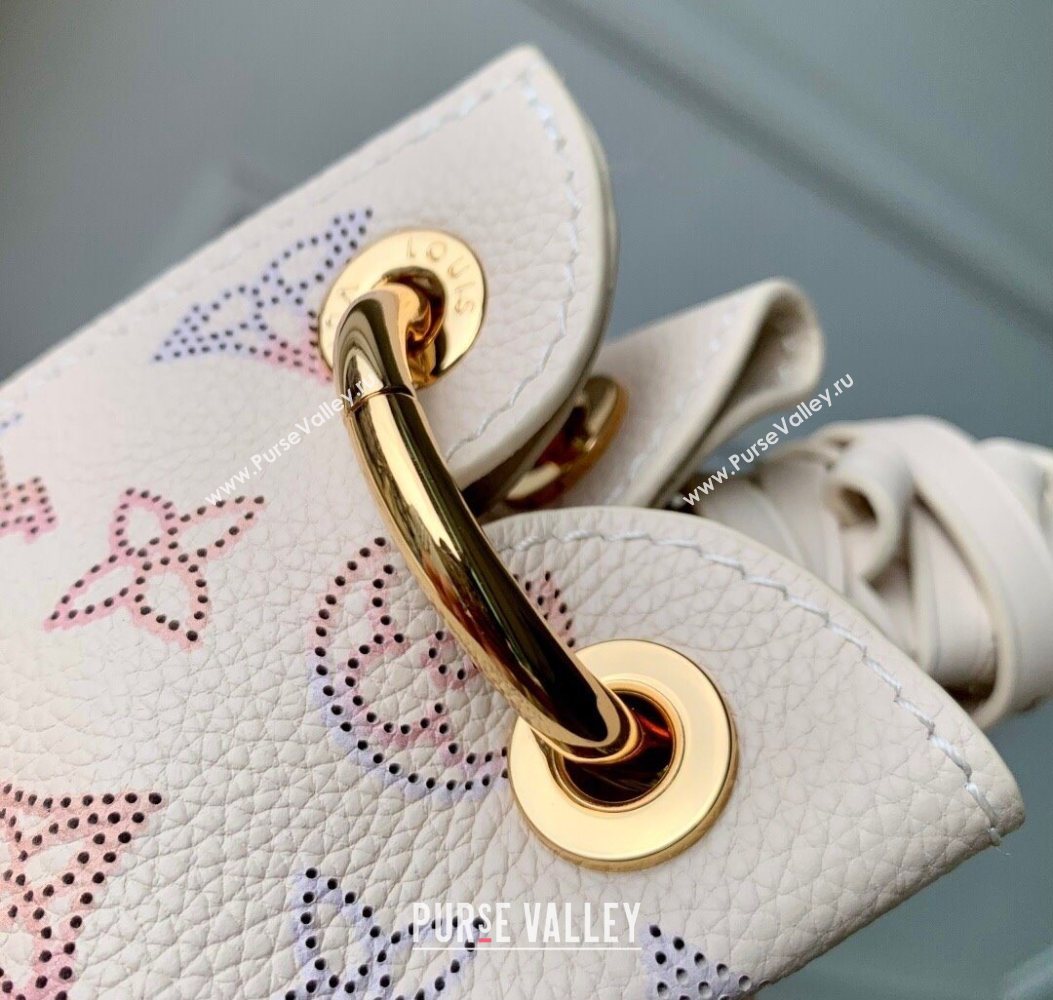 Louis Vuitton Carmel Hobo Bag in Mahina Perforated Calfskin M25894 Dream Cream 2025 (KI-251008084)