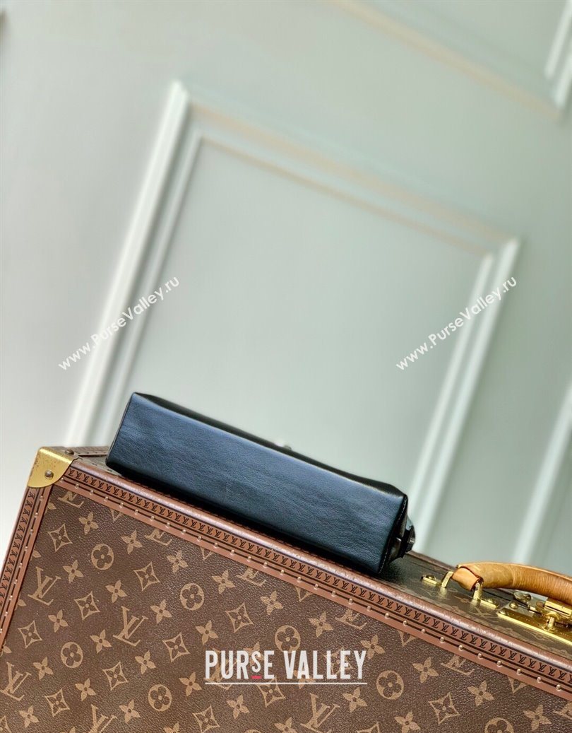 Louis Vuitton Cosmetic Pouch MM in Black Lambskin leather M15206 2025 (KI-251009006)