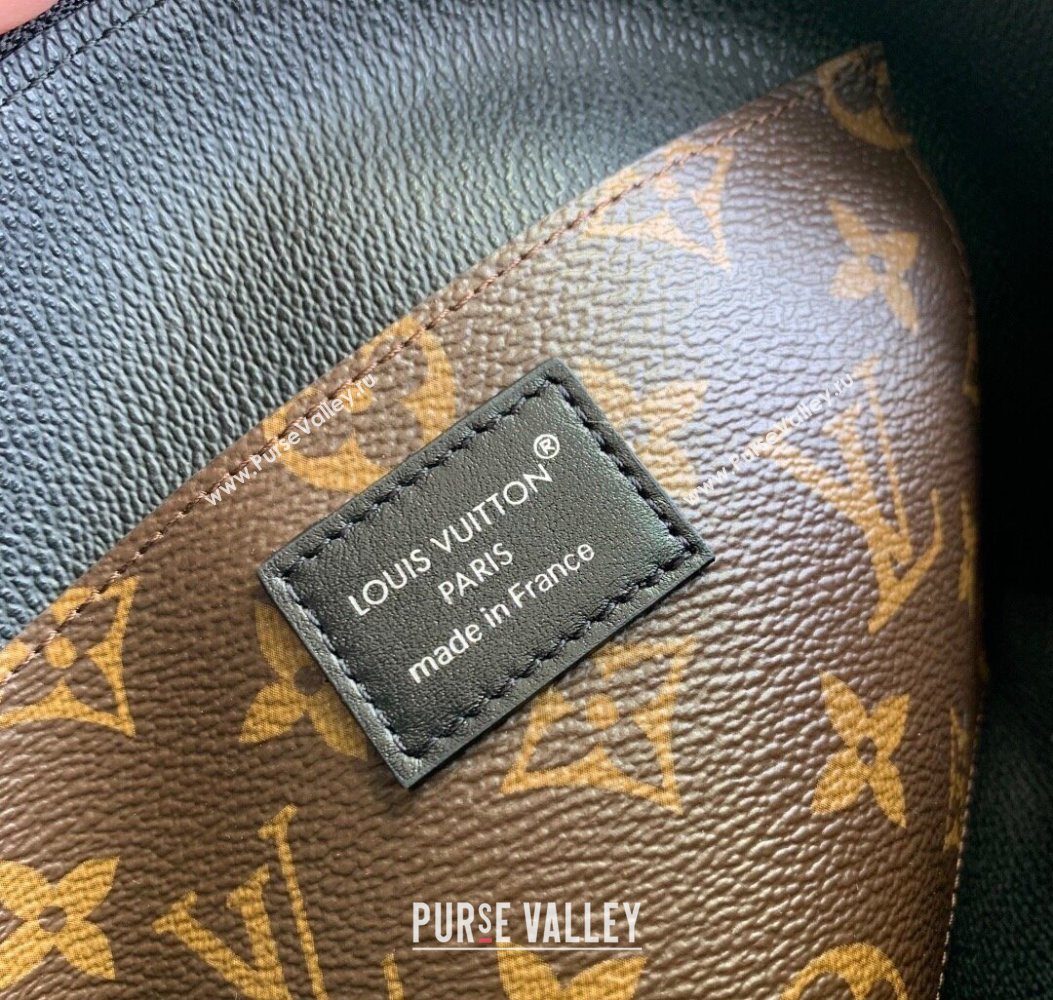 Louis Vuitton Cosmetic Pouch MM in Black Lambskin leather M15206 2025 (KI-251009006)