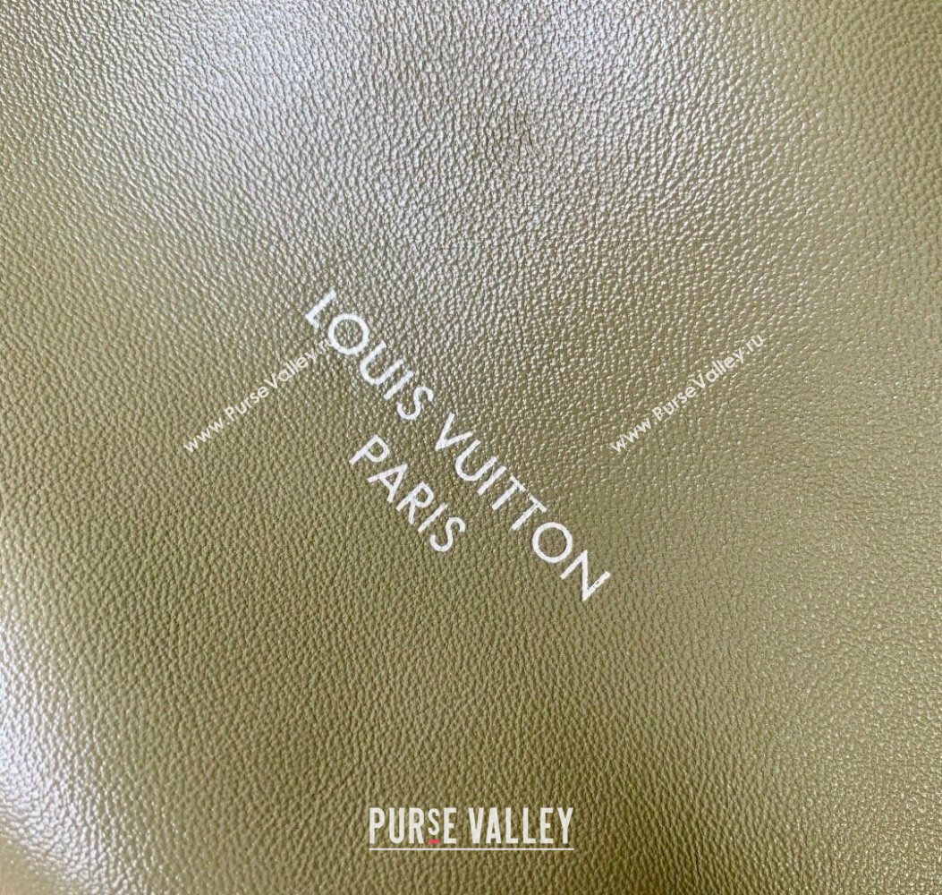 Louis Vuitton Carryall Vibe MM Bag in Dark Kaki Lamb leather M14268 2025 (KI-251009021)