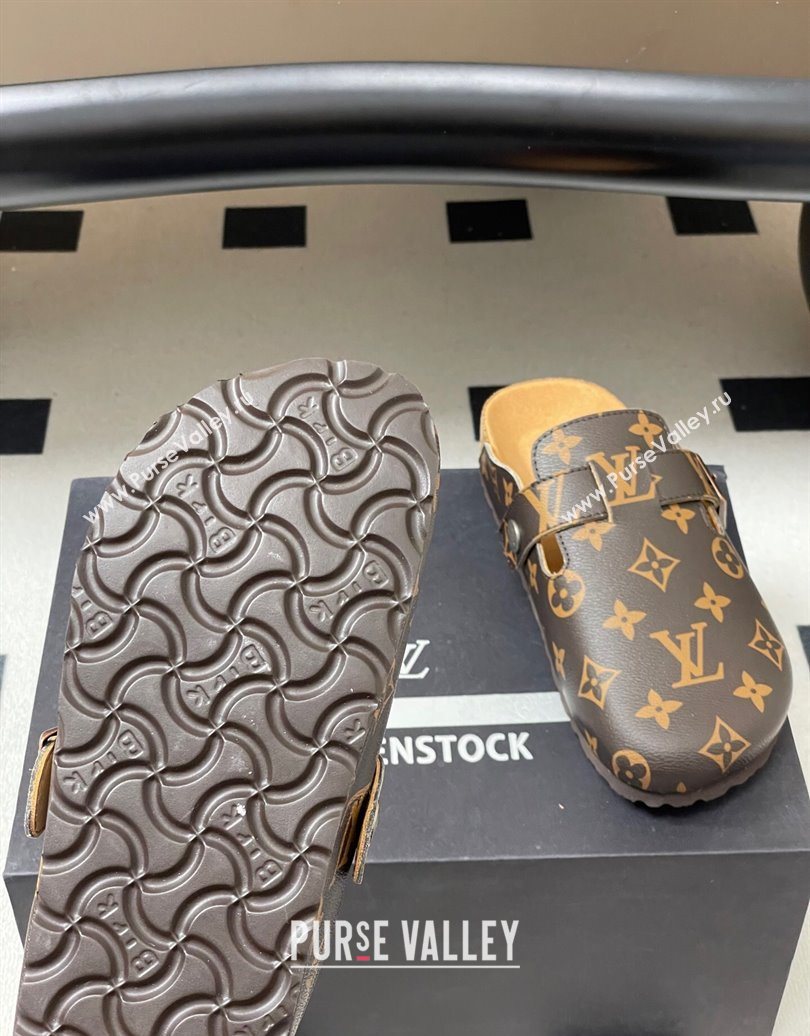 Louis Vuitton LV Cosy Flat Comfort Clog Mules with Buckle Strap in Monogram Canvas 2025 1022 (MD-251022110)