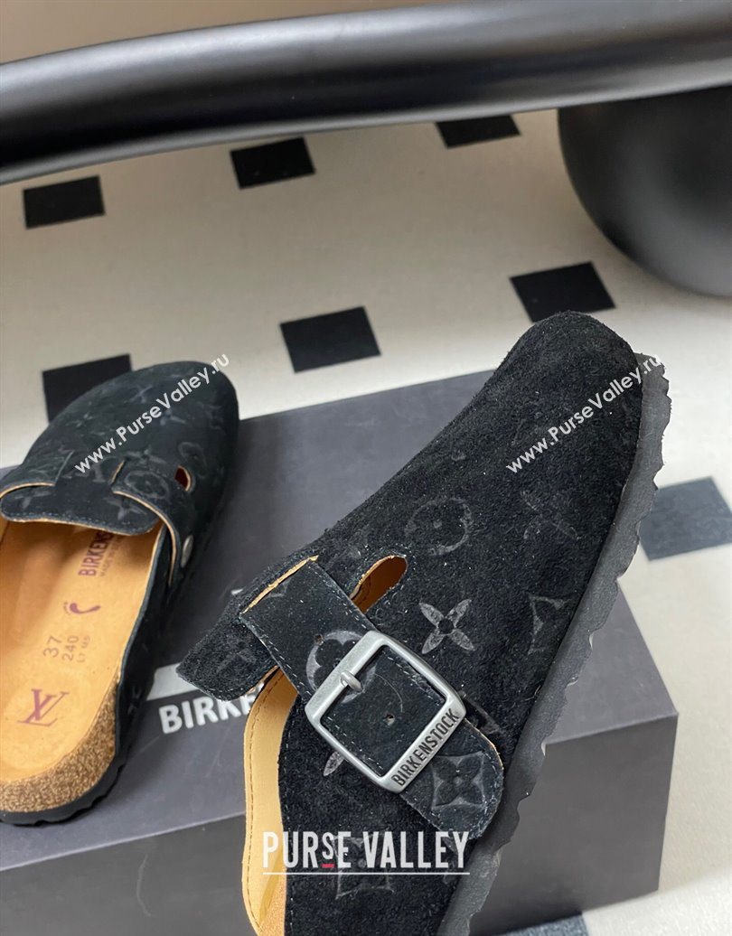 Louis Vuitton LV Cosy Flat Comfort Clog Mules with Buckle Strap in Monogram Suede Black 2025 1022 (MD-251022111)