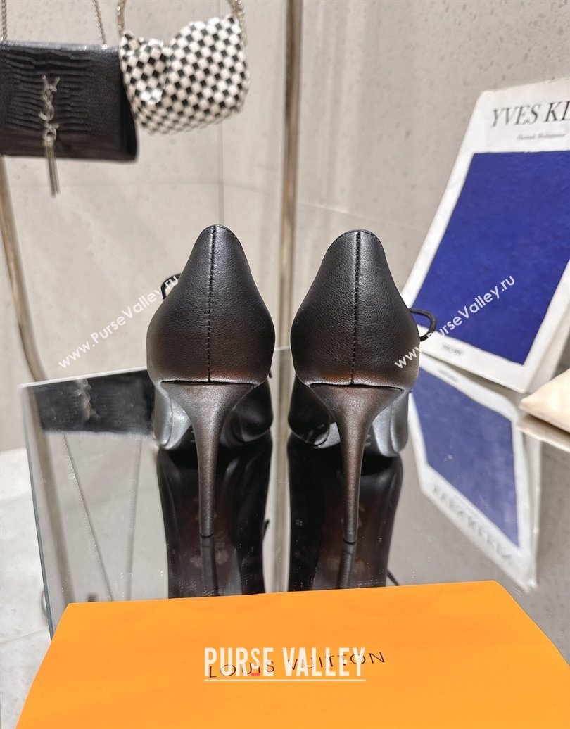 Louis Vuitton LV x TM Monogram Canvas and Calf Leather Laced-up Pumps 9cm Black 2025 LV102203 (MD-251022026)