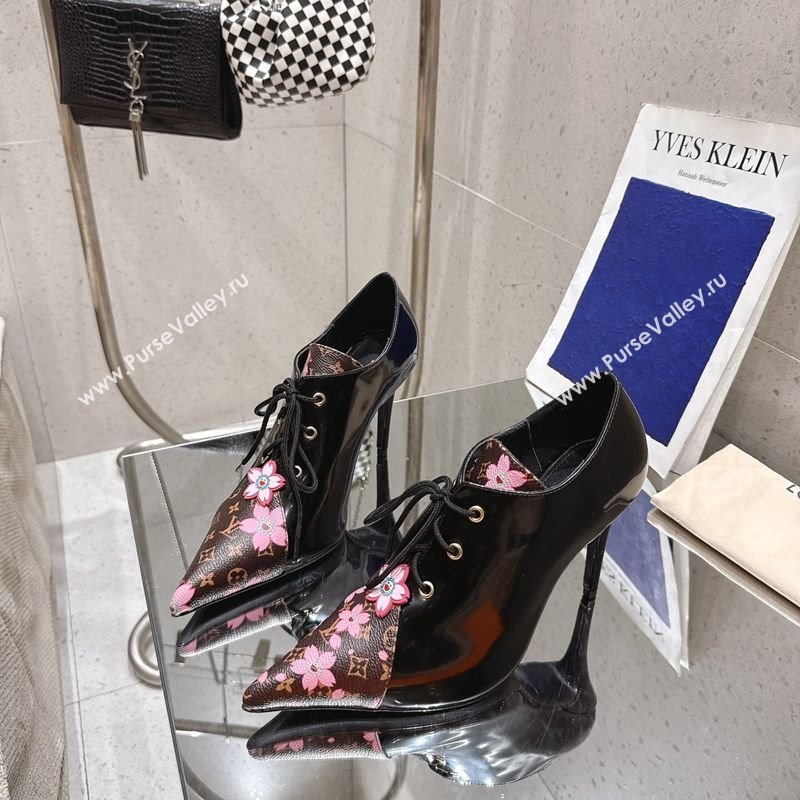 Louis Vuitton LV x TM Monogram Canvas and Patent Leather Laced-up Pumps 9cm Black 2025 LV102203 (MD-251022028)