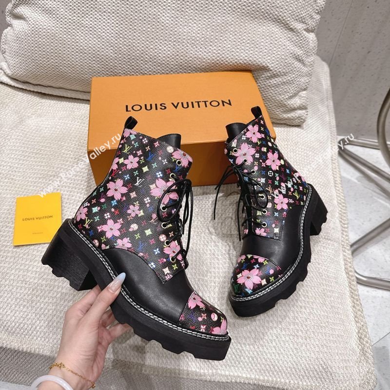 Louis Vuitton LV x TM Monogram Canvas and Leather Laced-up Ankle Boots Black 2025 LV102204 (MD-251022034)